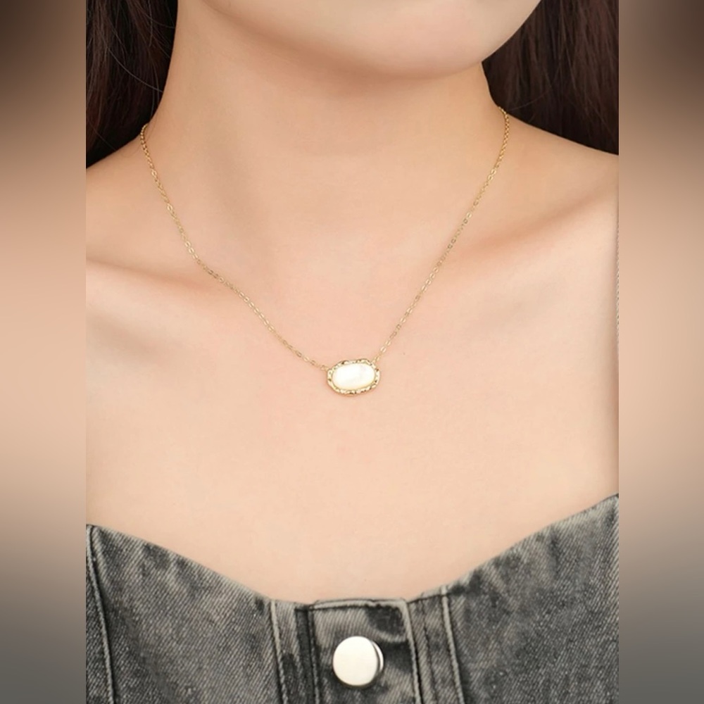 Oval Decor pearl Necklace
